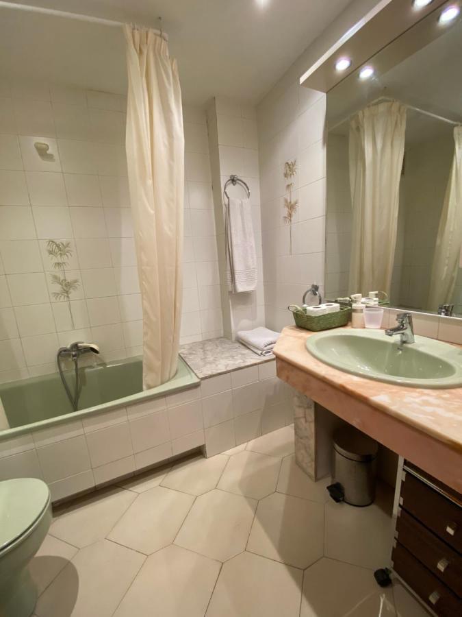 Apartamento Con Piscina En 1ª Linea De Playa En Salou Bagian luar foto