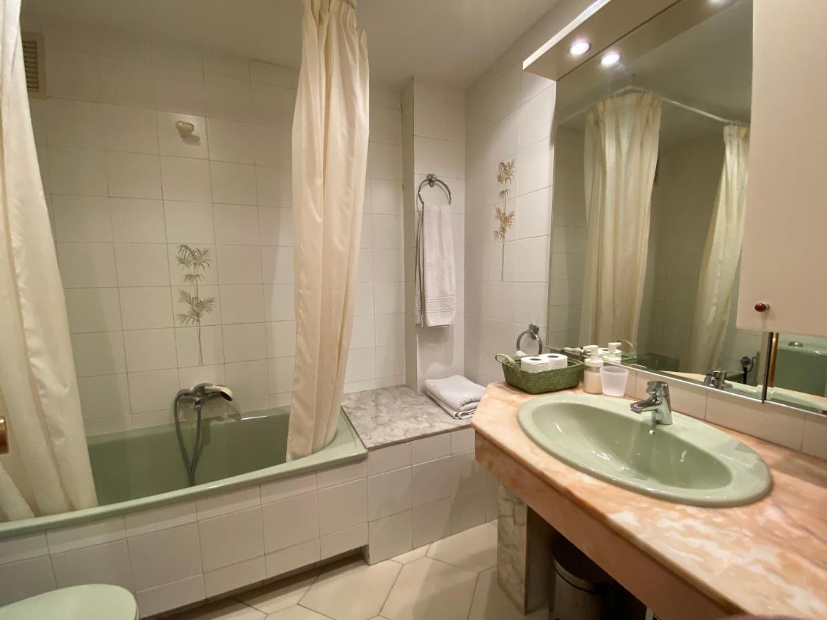 Apartamento Con Piscina En 1ª Linea De Playa En Salou Bagian luar foto
